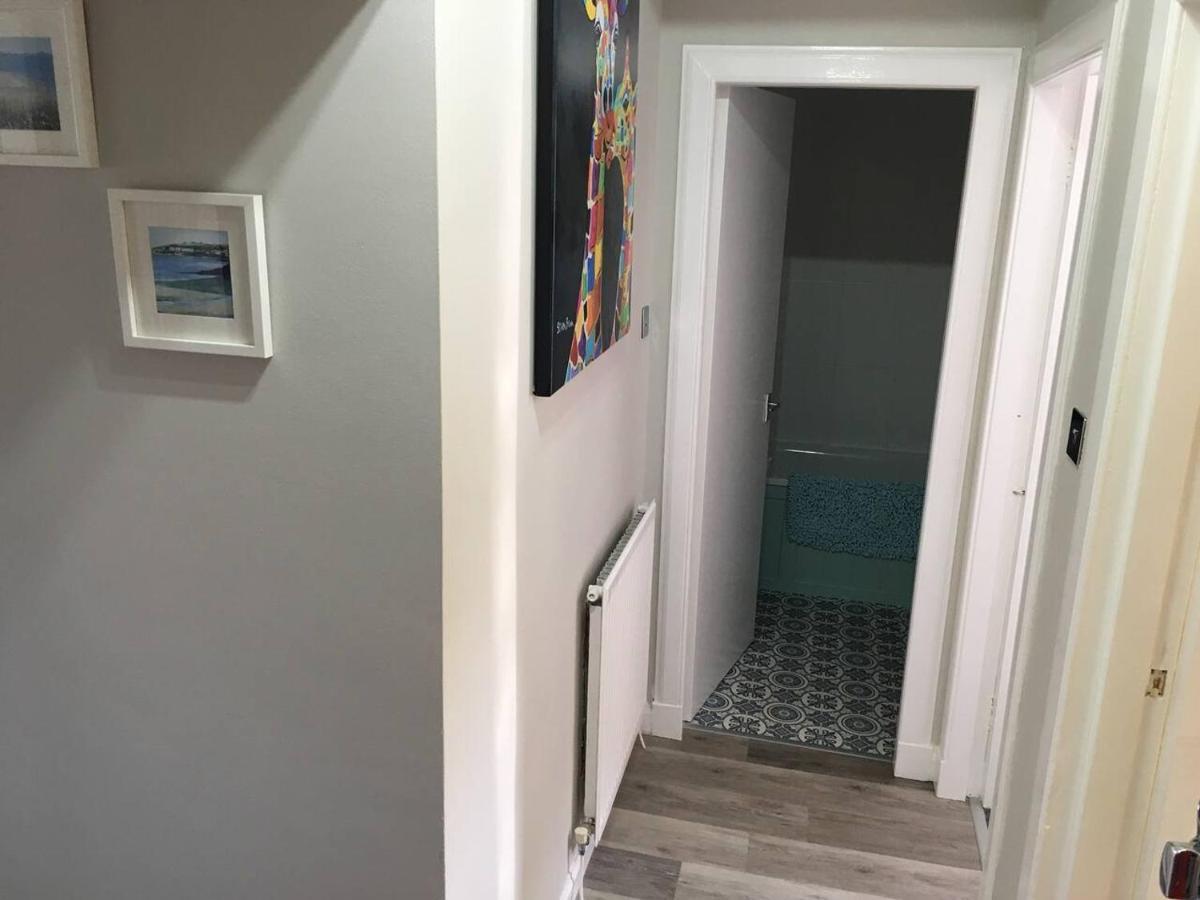 Lovely 2- Bed Apartment In Hawick Extérieur photo